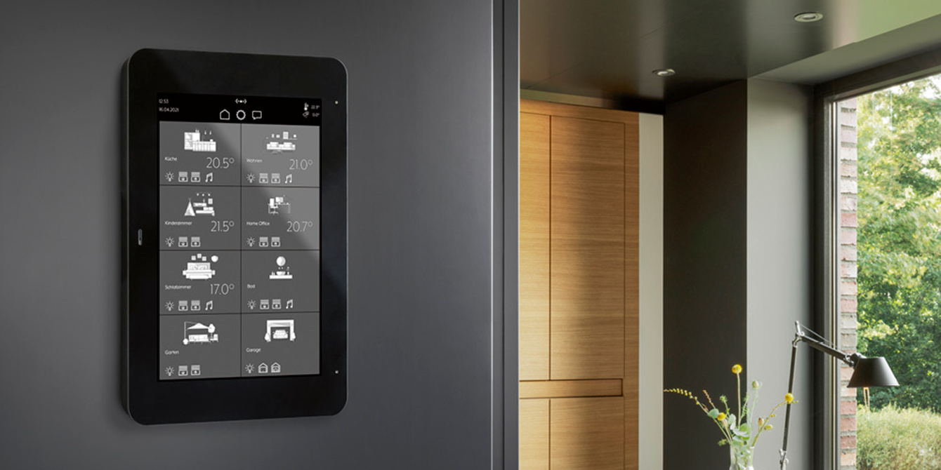 JUNG Smart Panel 8 bei Elkom Nord GmbH in Nürnberg